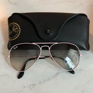 Ray ban aviators light pink outline